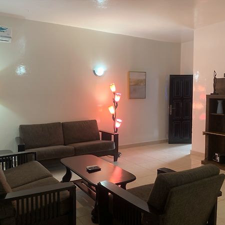 Maryland Guesthouse Monrovia Bagian luar foto