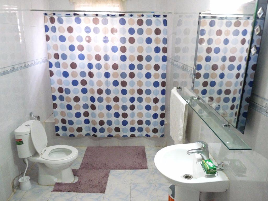 Maryland Guesthouse Monrovia Bagian luar foto