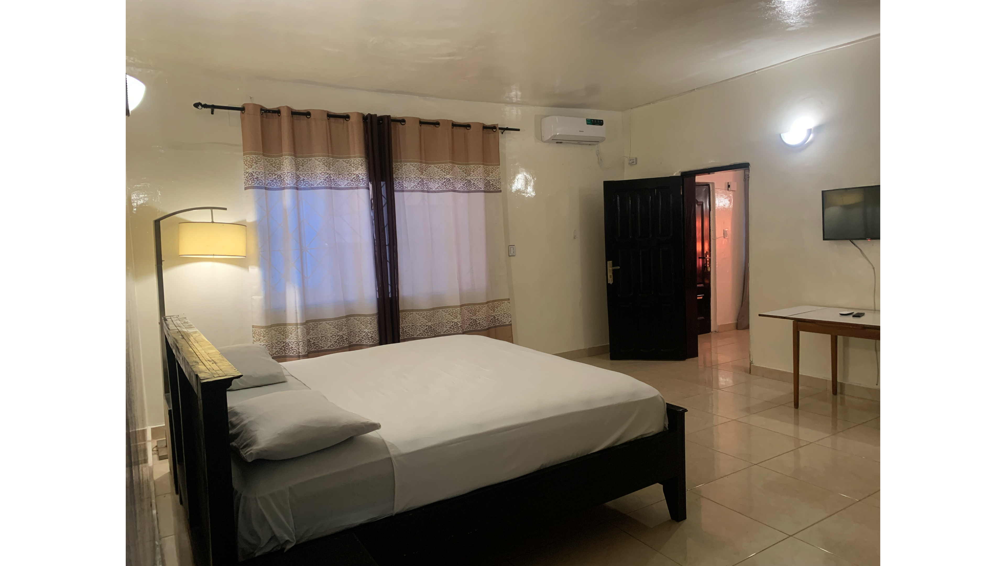 Maryland Guesthouse Monrovia Bagian luar foto