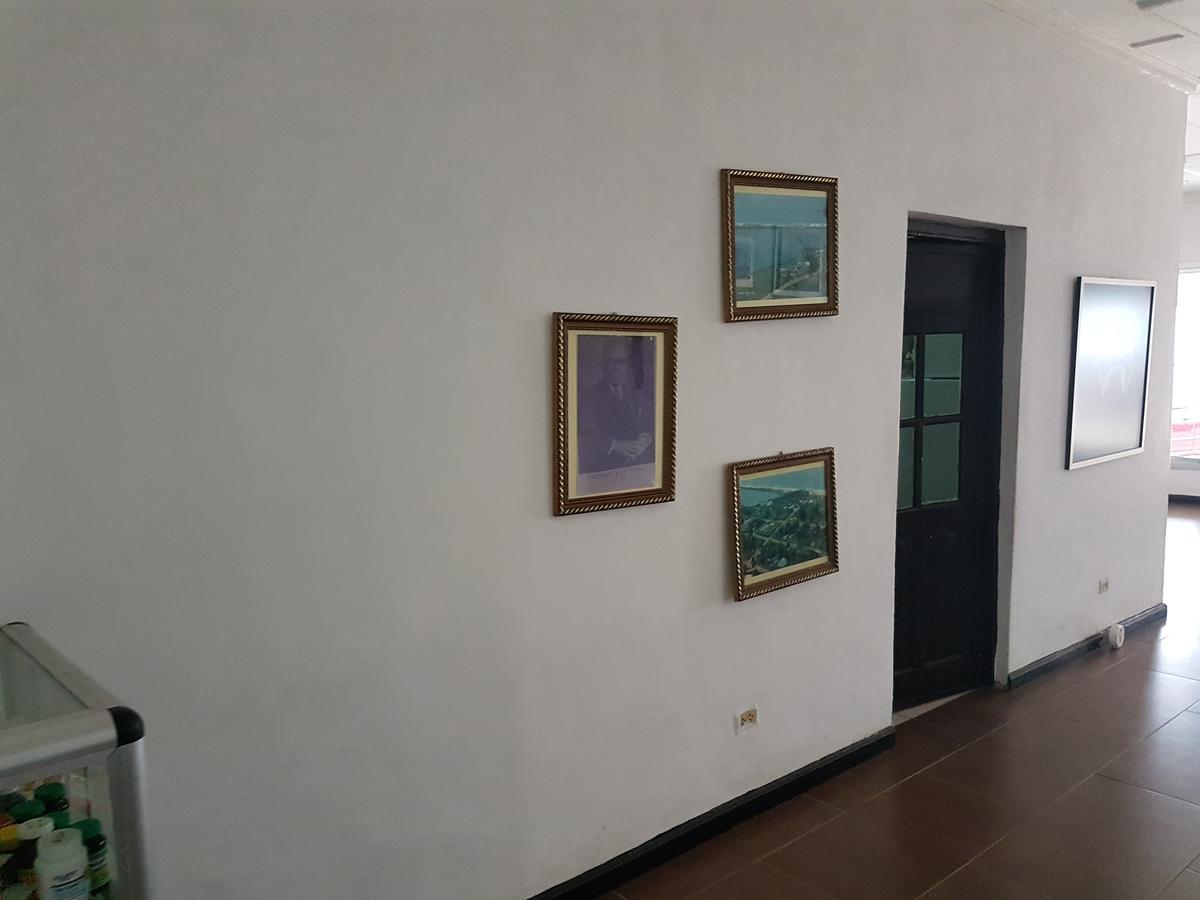 Maryland Guesthouse Monrovia Bagian luar foto