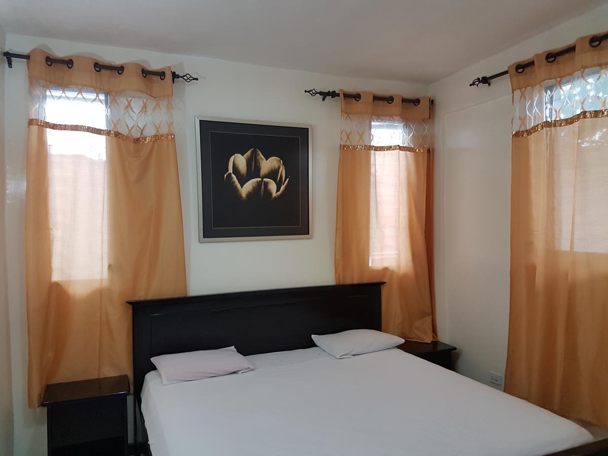 Maryland Guesthouse Monrovia Bagian luar foto