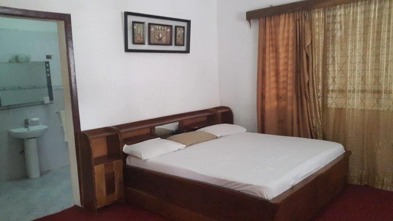 Maryland Guesthouse Monrovia Bagian luar foto